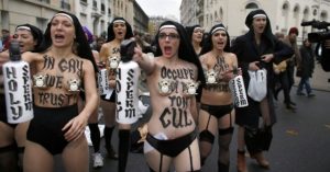 Femen, retour à la rue
